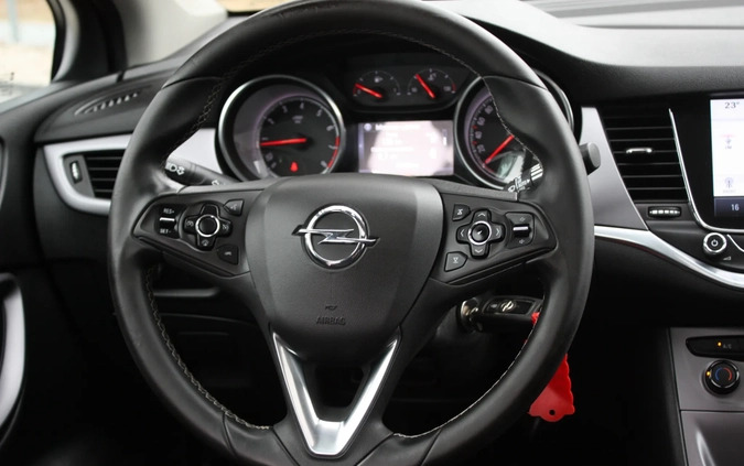Opel Astra cena 39975 przebieg: 210000, rok produkcji 2016 z Leżajsk małe 596